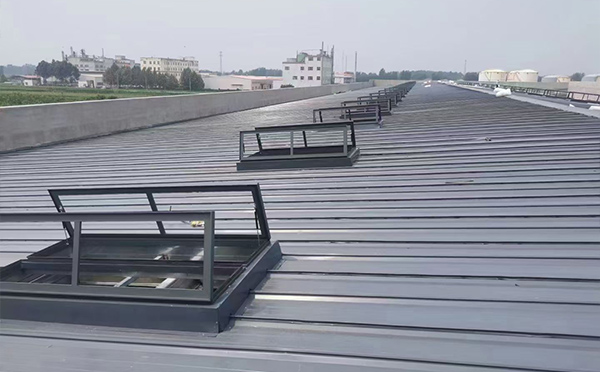 某中学室内体育馆肃州排烟窗改造项目