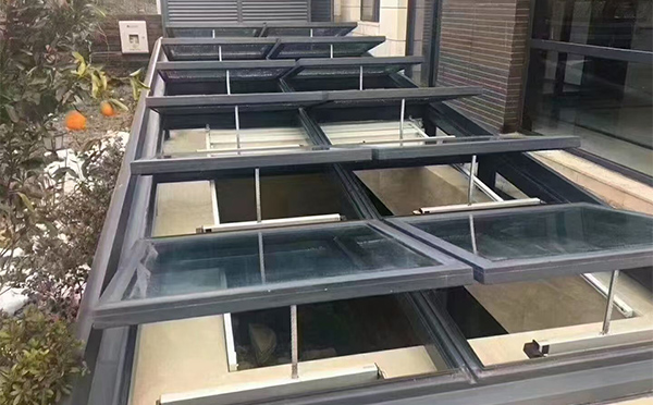 某轨道交通车辆维修车间肃州排烟窗应用 某轨道交通车辆维修车间肃州排烟窗应用