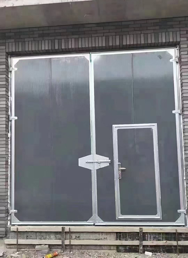 肃州工业平开门在大型设备制造车间的应用实例