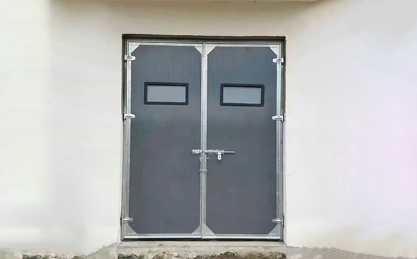 肃州工业门在高温作业区域的运行表现